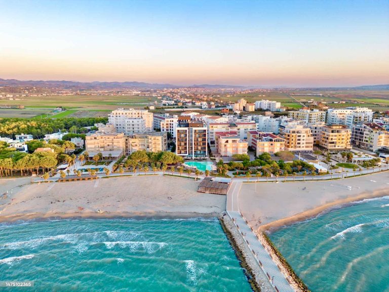 Vacanță la mare în ALBANIA 84€ zbor și cazare 5 zile
