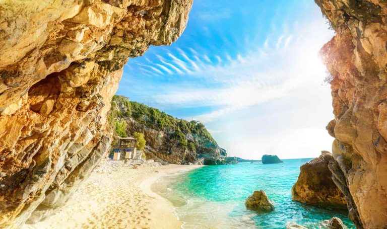 Vacanță ieftină în CORFU 166€ zbor și cazare 7 zile
