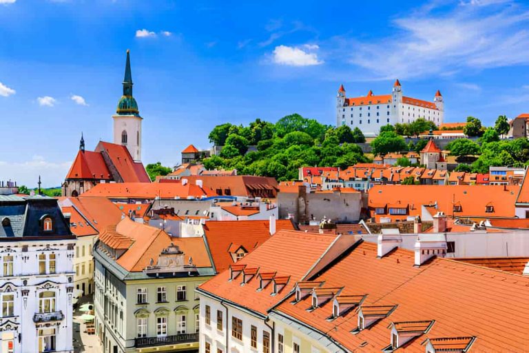 Weekend prelungit în BRATISLAVA 130€ zbor și cazare 3 zile