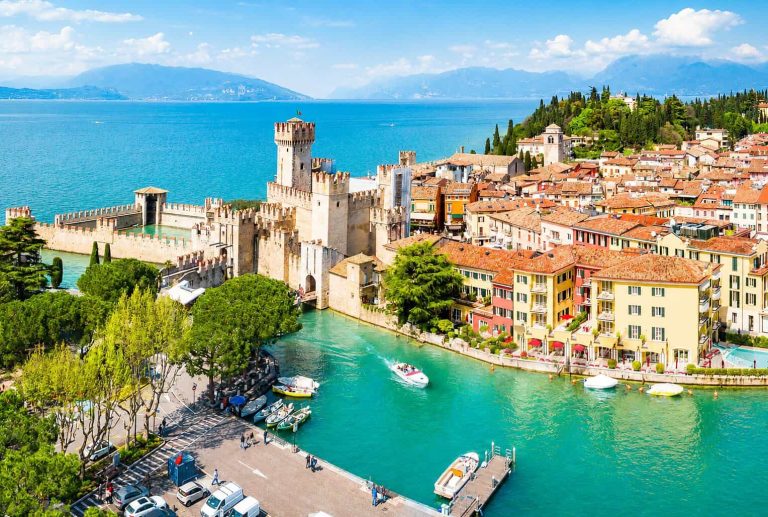 IULIE☀️ Vacanță ieftină la LACUL GARDA și BRESCIA 118€ zbor și cazare + mic dejun 3 zile